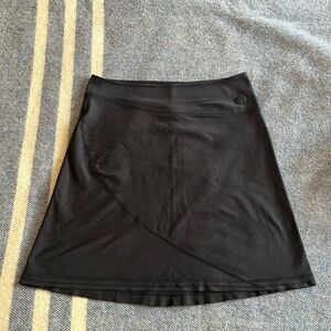 Womens Mountain Hardwear skirt, size medium, black